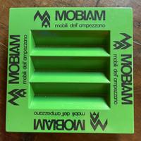 Espositore design moruzzi pubblicita’ Cortina