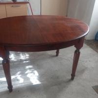 Tavolo ovale allungabile