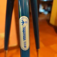 treppiede  per fotocamera vintage 