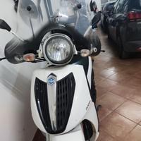 Scooter Piaggio Carnaby 300