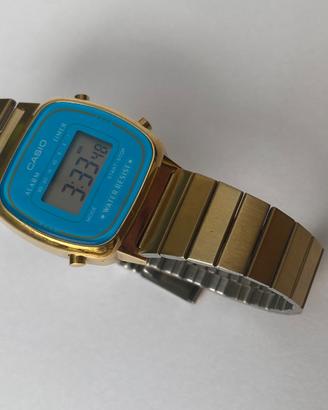 Orologio Casio colore oro e azzurro