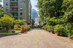 5 LOCALI A MILANO