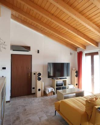 Appartamento di 97 m² con 3 locali e box auto a Co