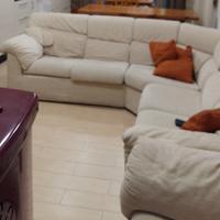 Divano angolare e poltrona 