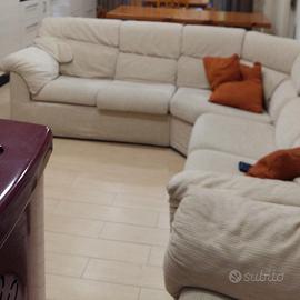 Divano angolare e poltrona 