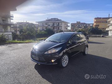 Ford Fiesta TITANIUM 1.4 TDCi 68cv