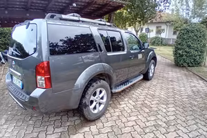NISSAN PATHFINDER 2.5 190 CV