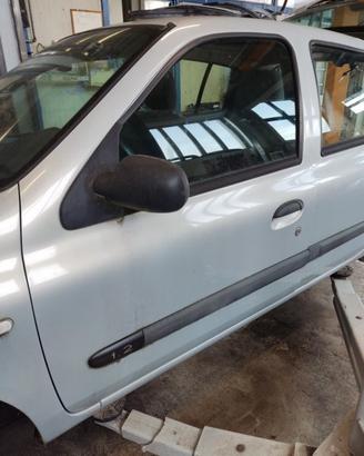Porta anteriore sx nuda RENAULT CLIO del 2004