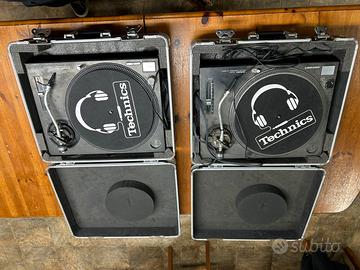 Coppia di giradischi tecnichs + flight case