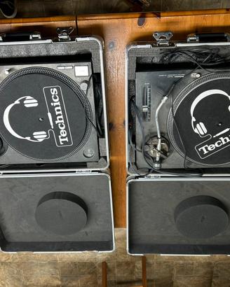 Coppia di giradischi tecnichs + flight case