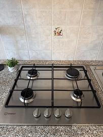 Piano cottura Indesit 4 fuochi + lavello