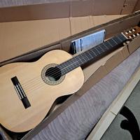 chitarra acustica Yamaha 