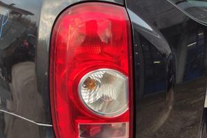 Fanale posteriore sinistro DACIA DUSTER del 2012