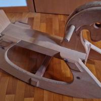 CAVALLINO A DONDOLO IN LEGNO