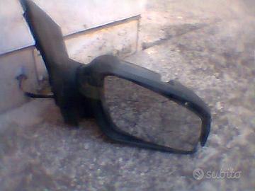 Specchietto destro Ford Fusion rotto