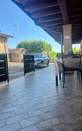 CASA INDIPENDENTE CON PORTICO ESCLUSIVO AUTORIMESS