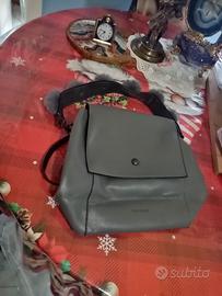 Zaino donna Naj Oleari grigio. 