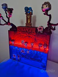 Stranger Things Stand Luminoso personaggi Kinder