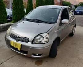 TOYOTA Yaris - 2004