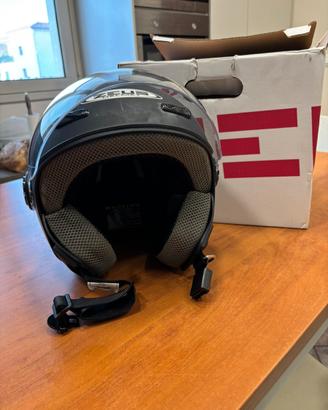 Casco jet Zeus modello ZS-210b nero