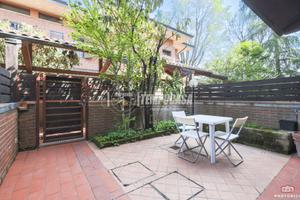 VILLETTA A SCHIERA CON GIARDINO