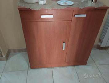 mobili bagno ed ingresso in ciliegio 