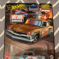 Macchinina Hot Wheels Boulevard Plymouth Savoy