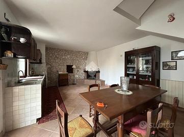 CASA SEMINDIPENDENTE A GUARDEA