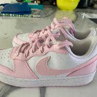 Nike Court rosa e bianche