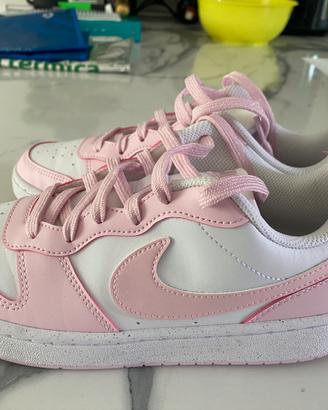 Nike Court rosa e bianche