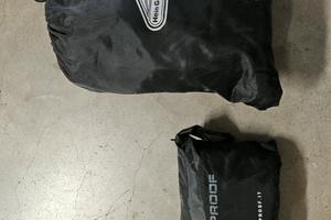 Antipioggia moto scarpe e tuta completo 