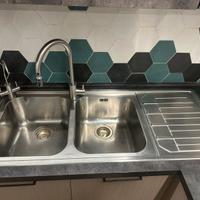 Lavello 2 vasche con miscelatore