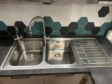 Lavello 2 vasche con miscelatore