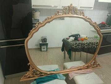 Specchiera antica fine 800 in legno intagliato