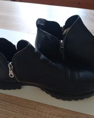 Stivaletti bassi in pelle colore Nero n 40