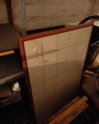 Tavolo da cucina piastrellato