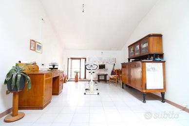 CASA SEMINDIPENDENTE A MIRANDOLA