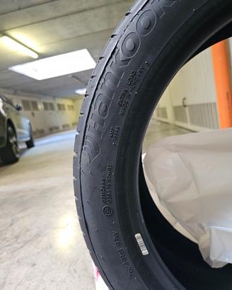 4 Gomme Nuove Hankook 215/45R18 93W