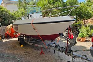 Barca motore carrello