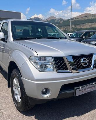 NISSAN Navara 2.5 dCi 4 porte Double Cab LE