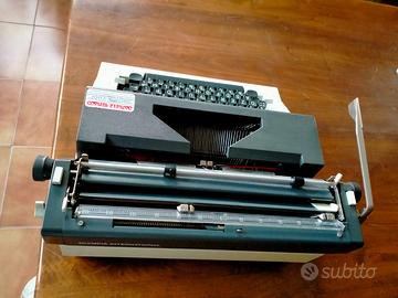 Macchina da scrivere olympia
