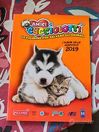 Album Cucciolotti 2019 + 215 figurine + 28 card