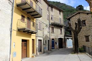 PALAZZINA A SCHEGGIA E PASCELUPO