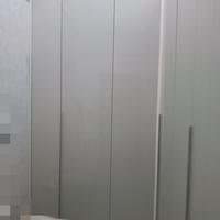 Armadio grigio lucido 4 ante con cabina angolare –
