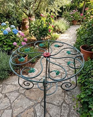 tavolo in ferro per giardino