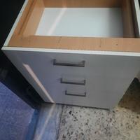 mobile con 3 tiretti uno grande