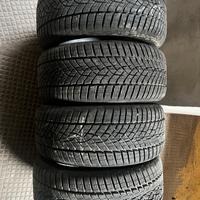 Pneumtici invernali Good Year UltraGrip +