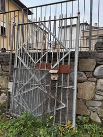 CANCELLO DEL SECOLO SCORSO FERRO PIENO