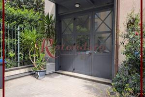 Immobile di 430 m² con 3 locali a Milano