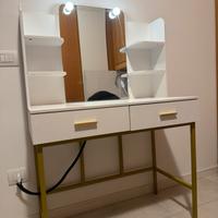 Toeletta da trucco bianca con cassetti